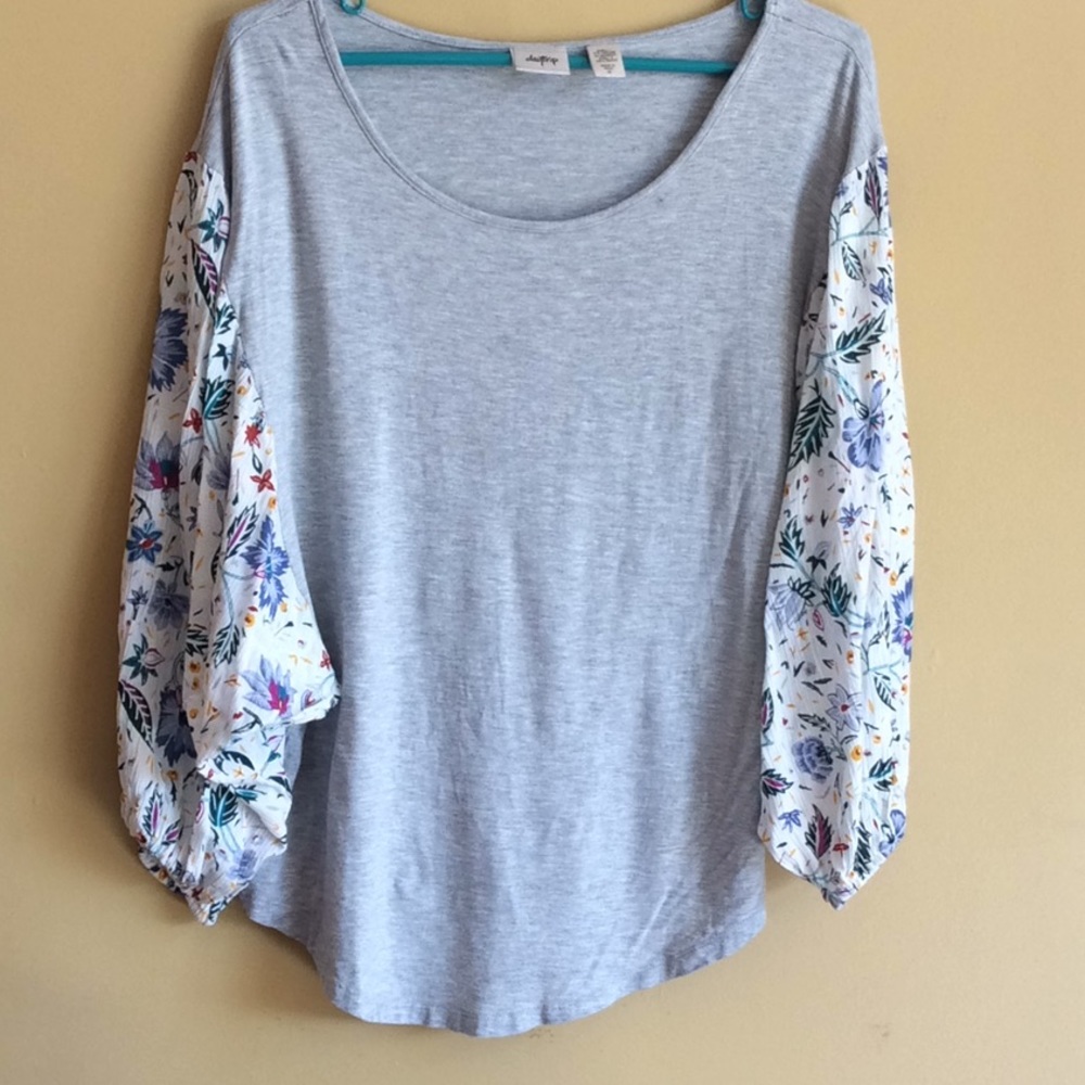 T-shirt blouse